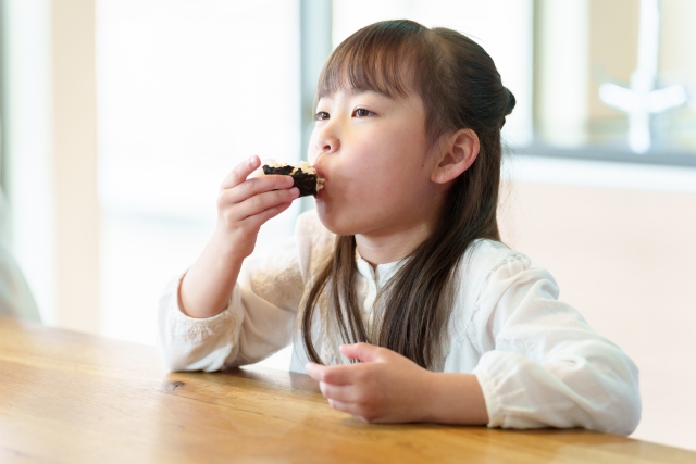 あたたかい食事の様子