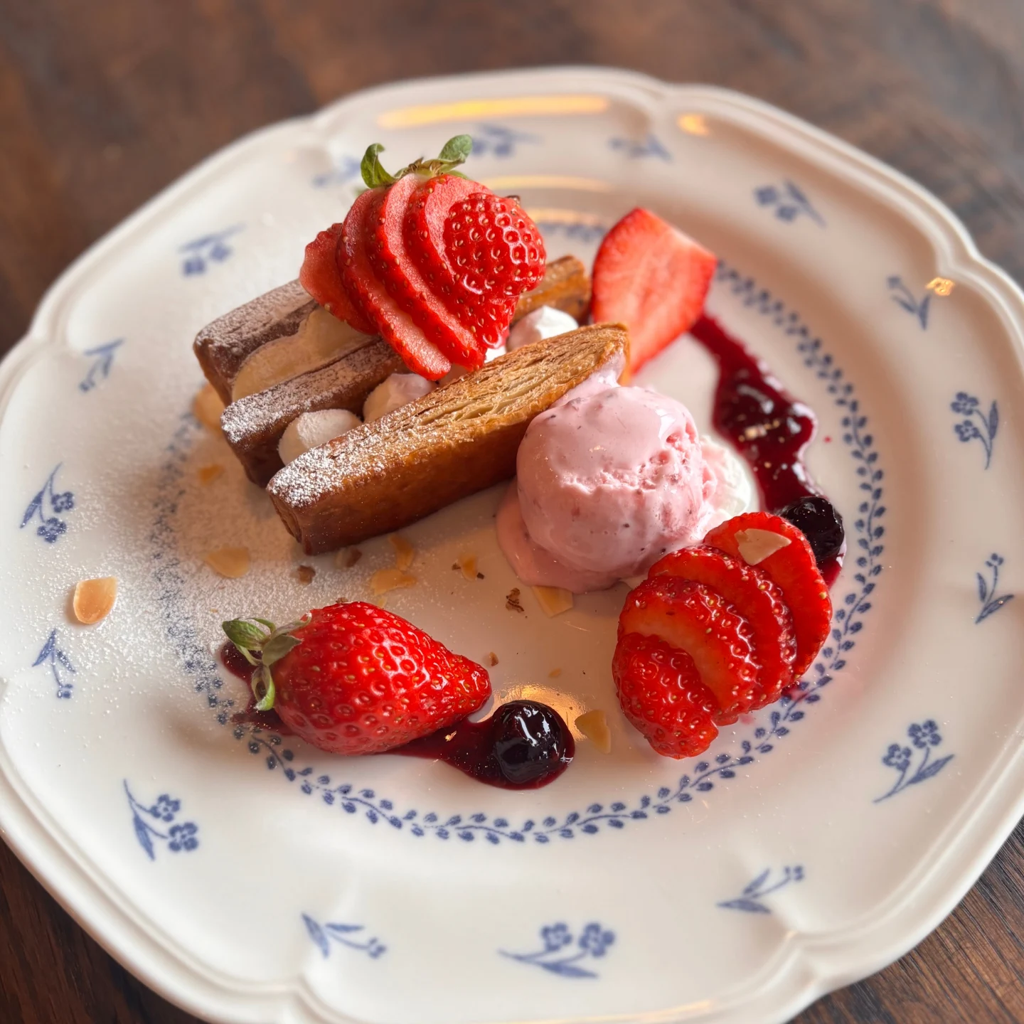 カフェ＆レストラン hanakago